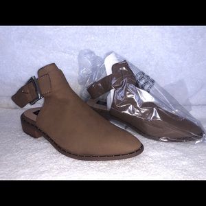 NIB Steve madden calix 7.5 flat ankle strap tan